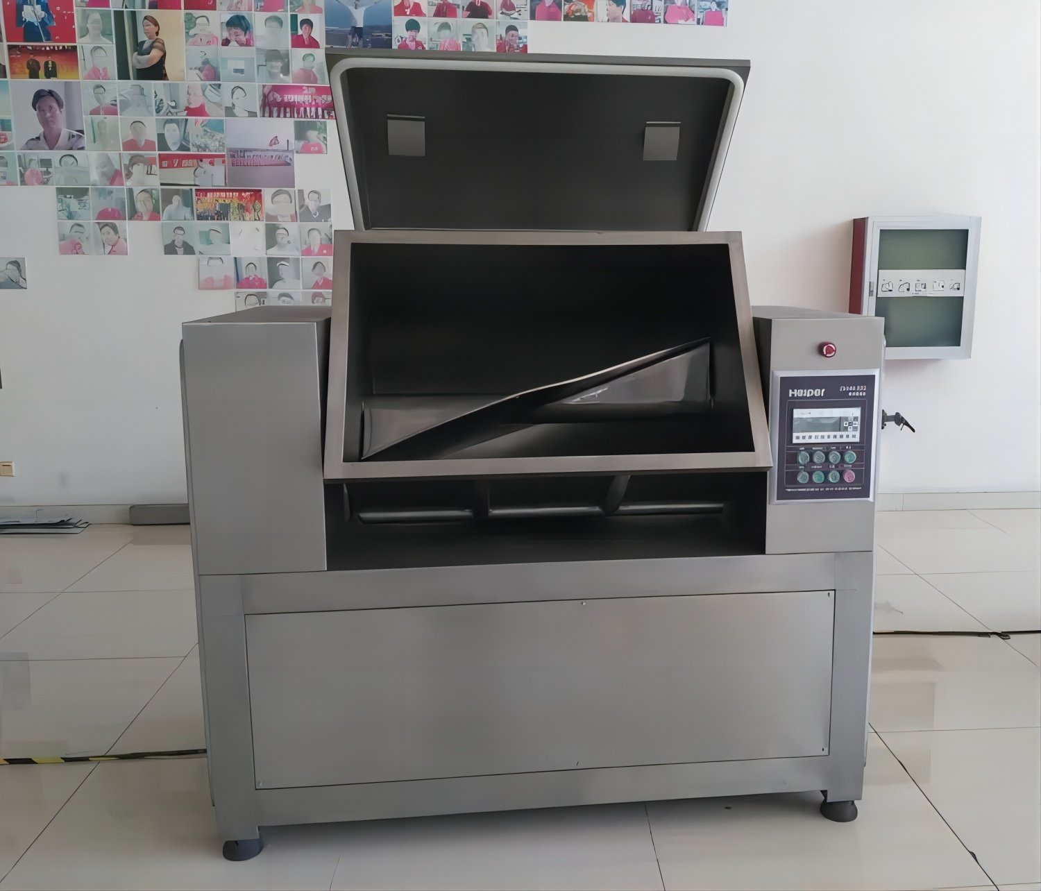 HELPER vacuum dough mixer assembly and drive-system checks